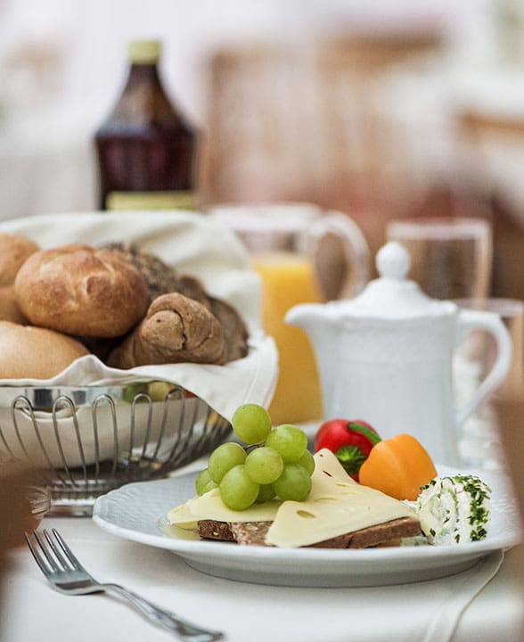 Verwöhn-Halbpension mit Frühstück vom Buffet im Hotel Vierjahreszeiten in Flachau