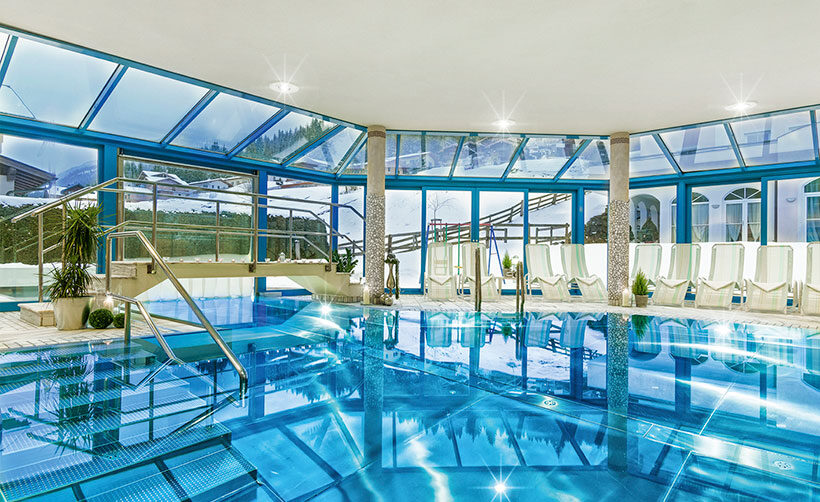 Hallenbad, Inklusivleistungen im Winter im 4 Sterne Hotel Vierjahreszeiten in Flachau