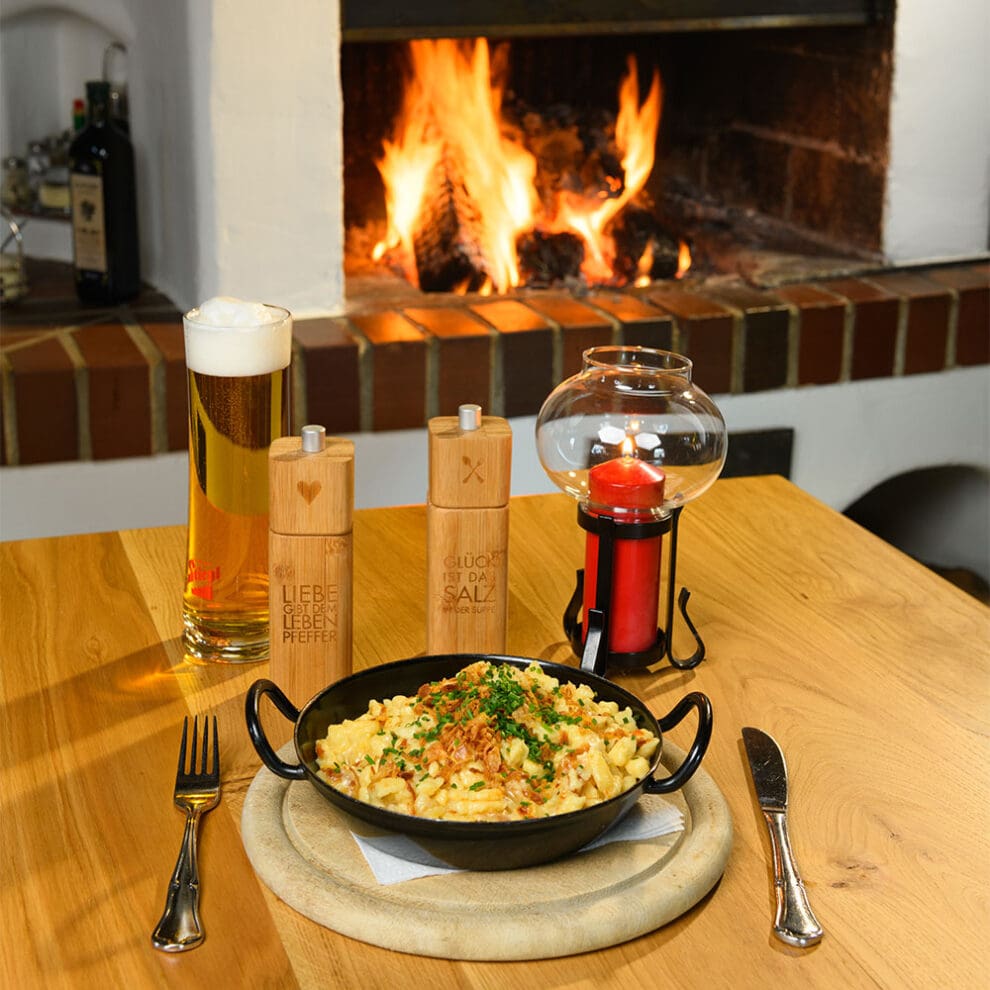 KAMIN-KLAUSE - Après-Ski-Bar in Flachau & À-la-carte Restaurant