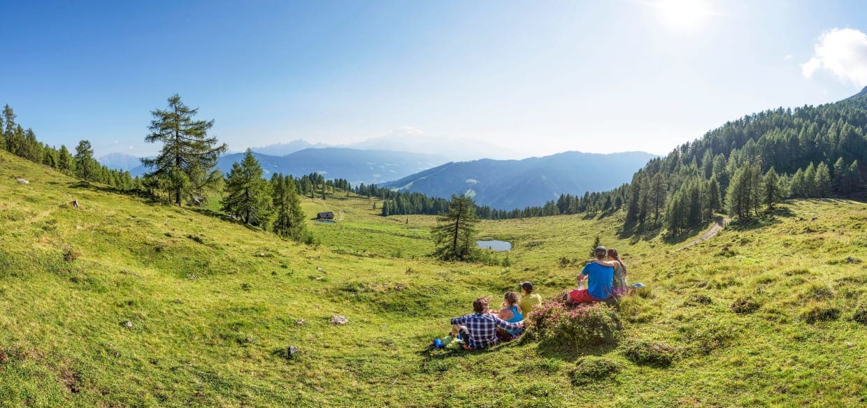 Panorama Lackenalm Mit Menschen 1